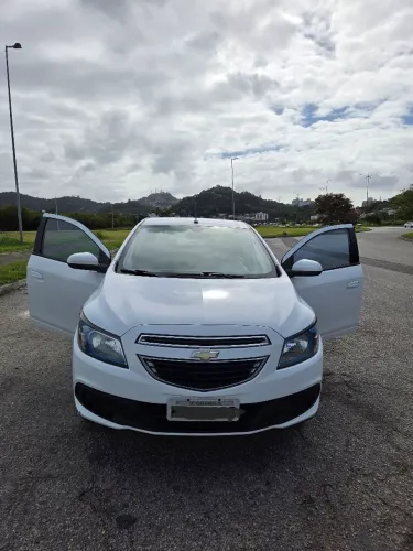Chevrolet Onix Hatch LT 1.4 8V Flex Power Mec. 4P 2013