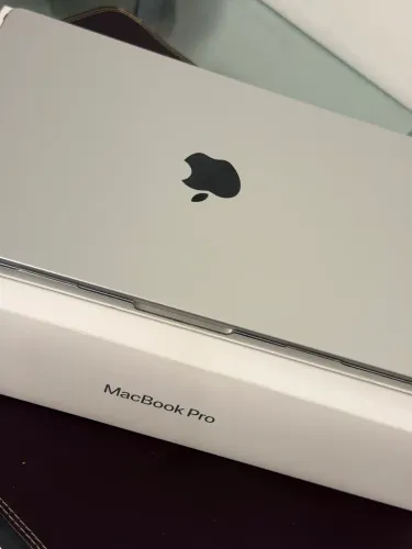 Apple Macbook pro m4 16gb 1tb