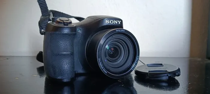 Câmera Sony Cyber-Shot DSC-H100