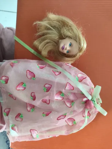 cabeça + saia da Barbie Moranguinho
