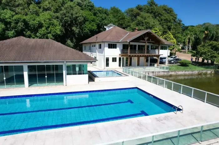 Chácara Comercial/Residencial para venda tem 400 metros quadrados em São José dos Pinhais