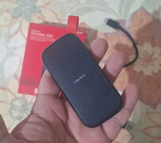 Ssd portátil sandisk 1 terabyte (externo)