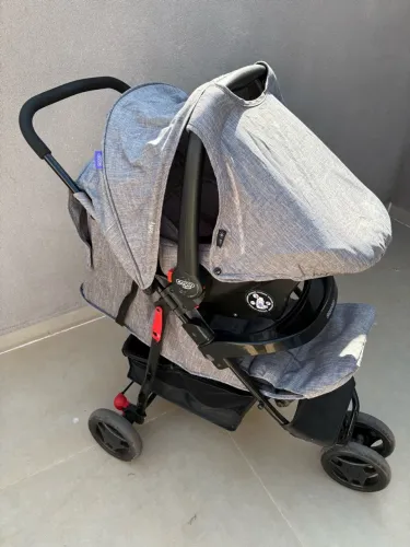 Carrinho de bebê + bebê conforto Cosco