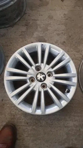 Roda aro 15 Peugeot 208 Active