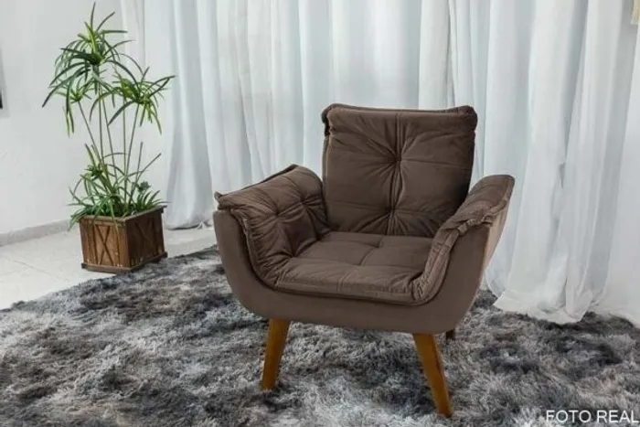 Poltrona Pérola Base Fixa Veludo Marrom  Frete Grátis - Até 12x S/ Juros 
