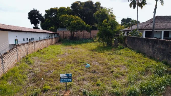 Terreno 690 m2 na rua Tacutu, a 180 m da Av. Ville Roy. São Vicente