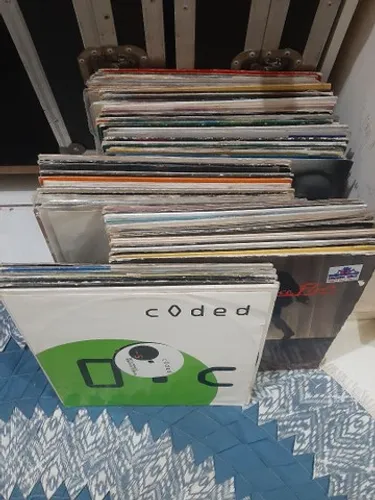 ?Trabalho com discos de música eletrônica nos estilos House, Tech House e Progressive Hous
