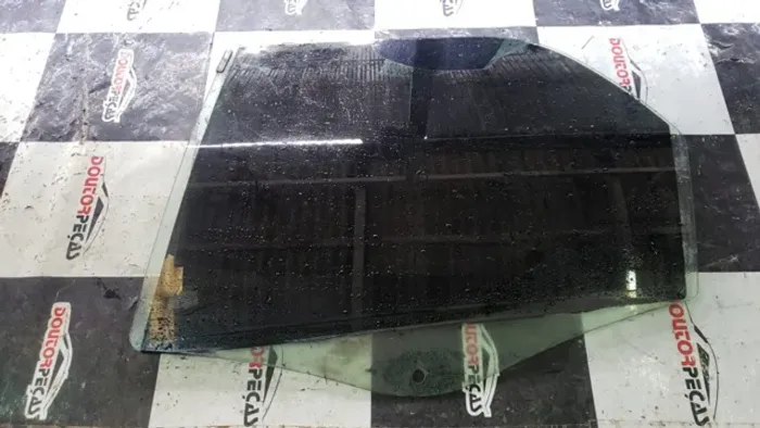 Vidro Traseiro Direito Fiat Palio 3