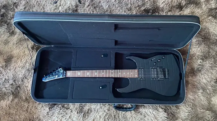 Guitarra Edwards ESP Kirk Hammett