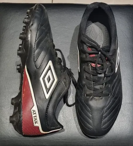 Chuteira umbro campo
