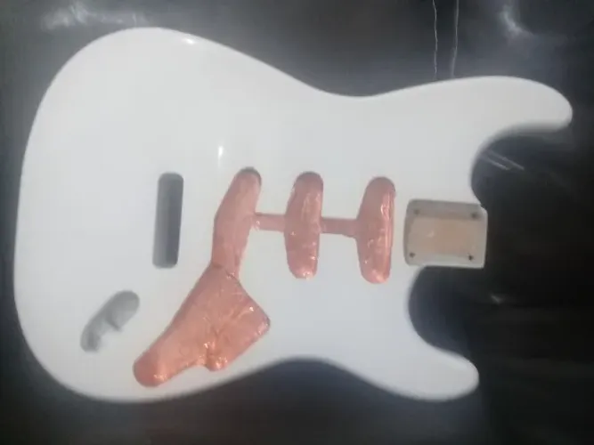 Corpo de Guitarra Stratocaster Fender Olympic White em Cedro Rosa 