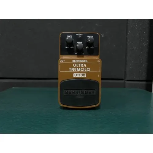 Behringer Ultra Tremolo UT100
