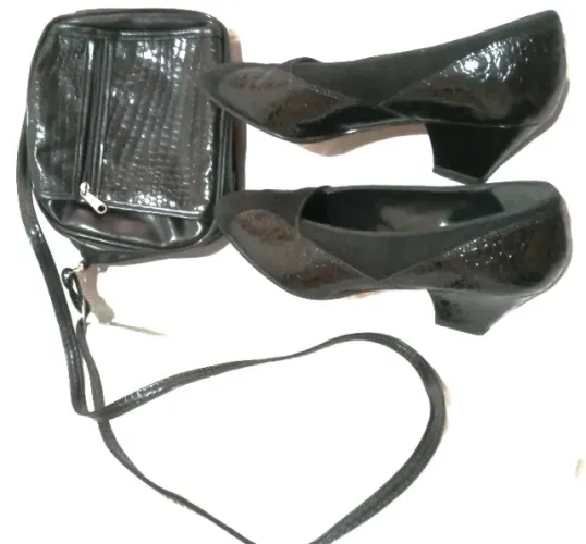 Salto Scarpin Social Fashion, bico quadrado, Tam. 36 + Bolsa Social, cor preto