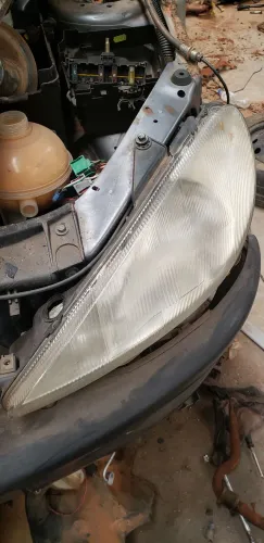 Farol esquerdo peugeot 206