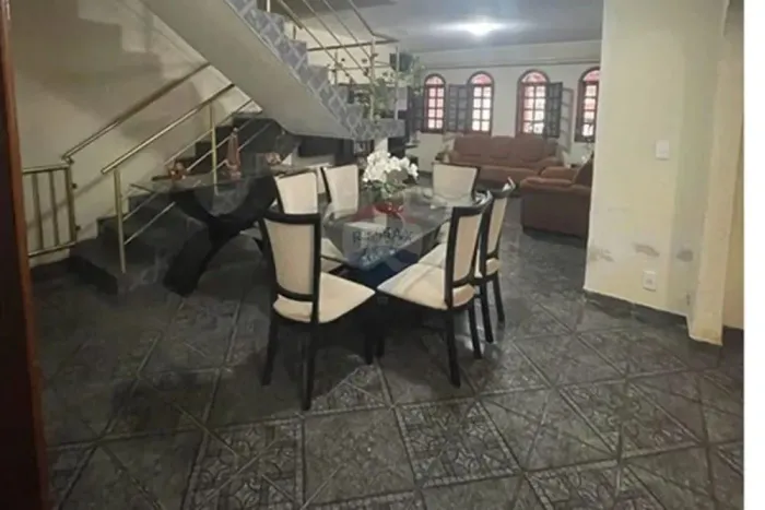 Sobrado no Núcleo Bandeirante com 6 Quartos