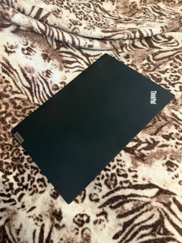 Thinkpad E14 Gen 4 - i5-1235U / 16 Gb RAM / 512 Gb SSD