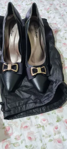 2 sapatos sociais, marca Eliana Marques