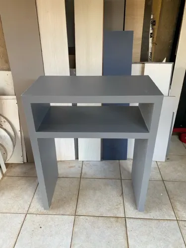 Promoção! Aparador pequeno de mdf cinza