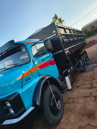 Mercedes Benz 1513 1982 com Caçamba Agrícola 2013