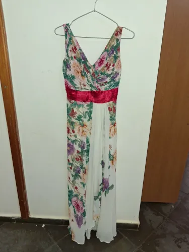 Vestido Longo Floral com Detalhe em Cetim