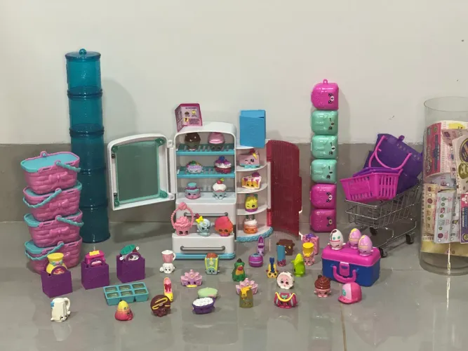 Coleção de mini shopikins