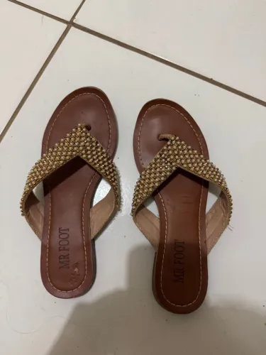 Rasteirinha Marrom com Detalhes Dourados - Mr. Foot