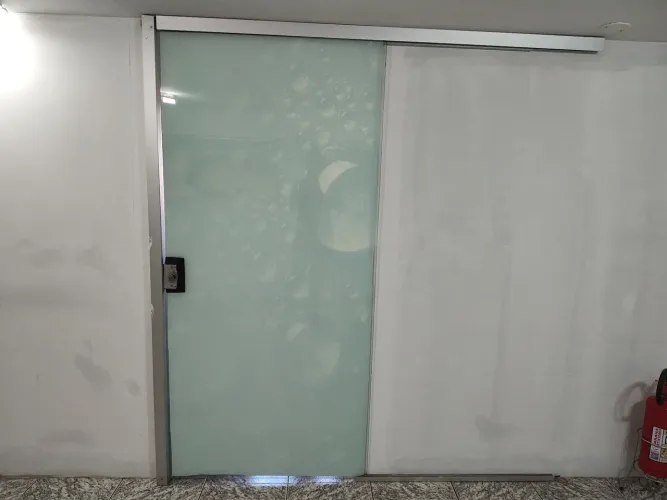 Porta de vidro de correr