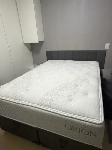 Cama box com colchão casal semi ortopédico Ortobom modelo Orion 