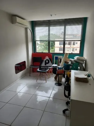 Vendo sala na Tijuca com 23m2