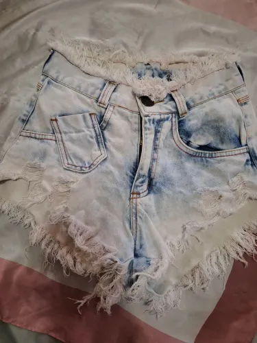 Short jeans