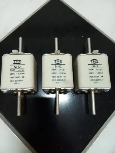 Fusível NH2 - 300A - 3 unidades - NOVO
