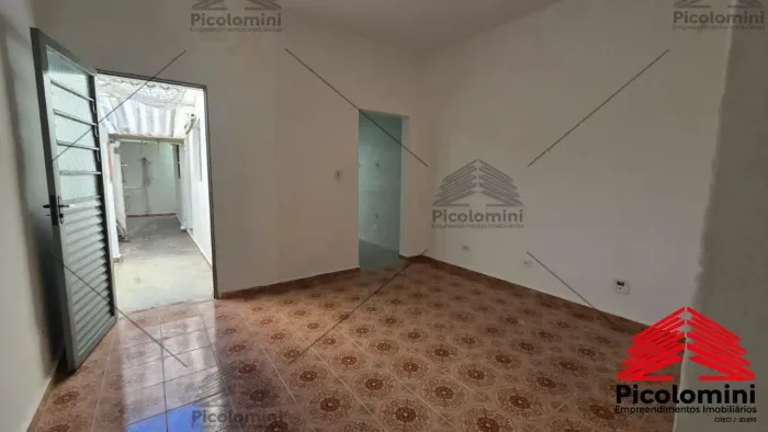 Casa Térrea com 2 quartos sala ampla cozinha banheiro quintal piso frio travessa da Avenid