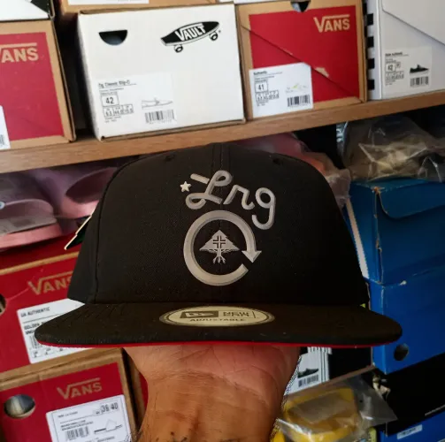 Boné LRG x New Era
