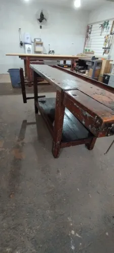 Bancada de madeira maciça para marcenaria 