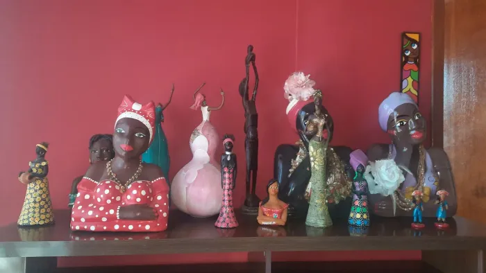 Namoradeira vendo estas que estão na foto