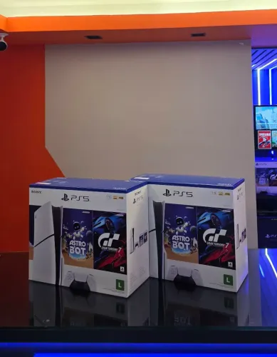 PS5 Slim c/ Leitor e 02 Jogos c/ GARANTIA 01 ANO. Temos LOJA FÍSICA