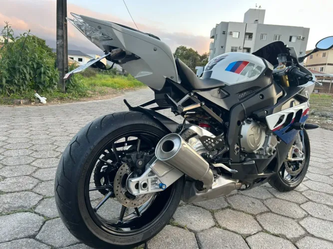 Vendo ou troco BMW S1000 RR km41000 só 