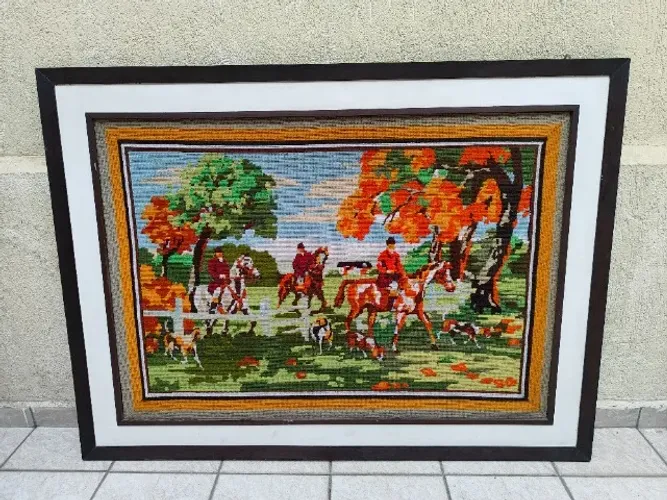 Tapeçaria Antiga Grande Moldurada Vintage - Cavalos e Cães de Caça (1,48m x 1,10m)