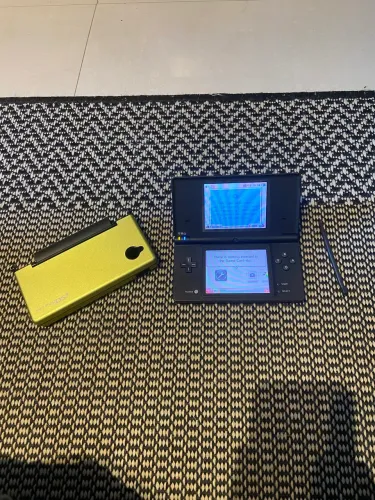 NINTENDO DSi INTACTO