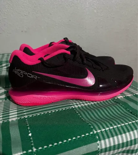 Nike ZoomX Vaporfly NEXT% 2 - Novo! (Preto e Rosa)