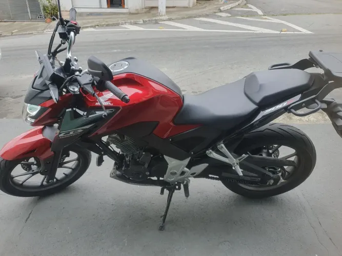 Cb 300 Twister ano 2025
