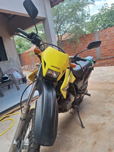 Tornado 250 cc em ótimo estado