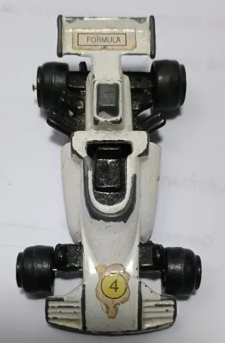 Carrinho miniatura Fórmula 1 vintage antigo anos 80