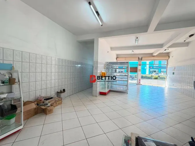Salão Comercial 92m² para Locação, Região com Grande Fluxo, Avenida Presidente Kennedy- In