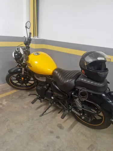Royal Enfield Meteor 350 - 2023 | Amarela