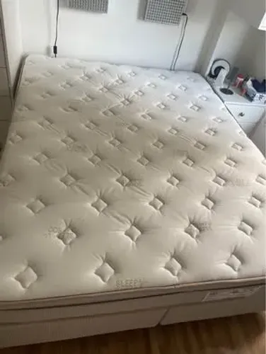 OPORTUNIDADE! CAMA QUEEN COM BOX - SEMINOVA, APENAS 3 MESES DE USO!