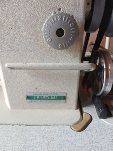 Máquina de Costura Reta Industrial Siruba + Motor FOX