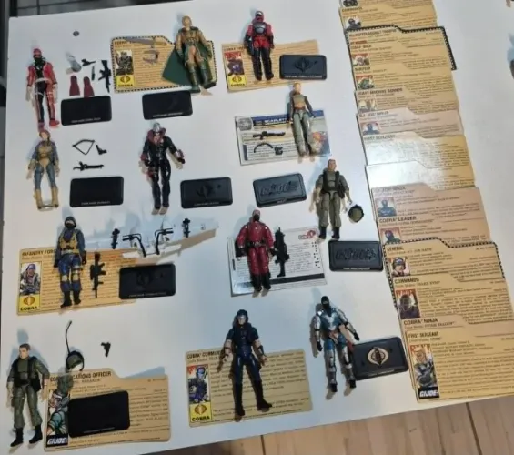 LOTE DE GI-JOES 25ANOS MAIORIA COMPLETOS HASBRO OTIMO ESTADO.