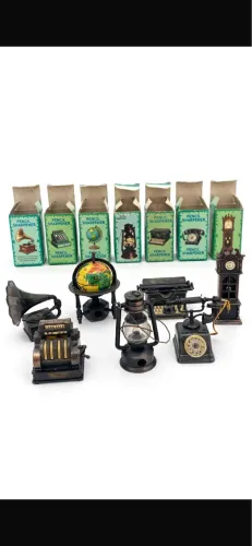 7 apontadores vintage de metal, miniaturas antigas, todos na caixinha
