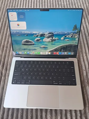 Macbook